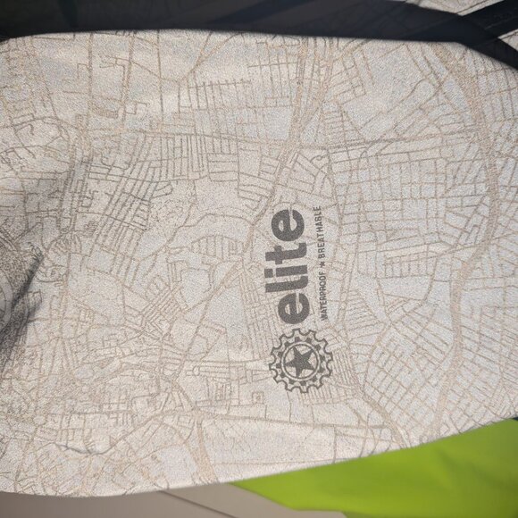 Showers Pass Elite Cycling Rain Jacket Reflective - Men M EUC - Picture 2 of 13